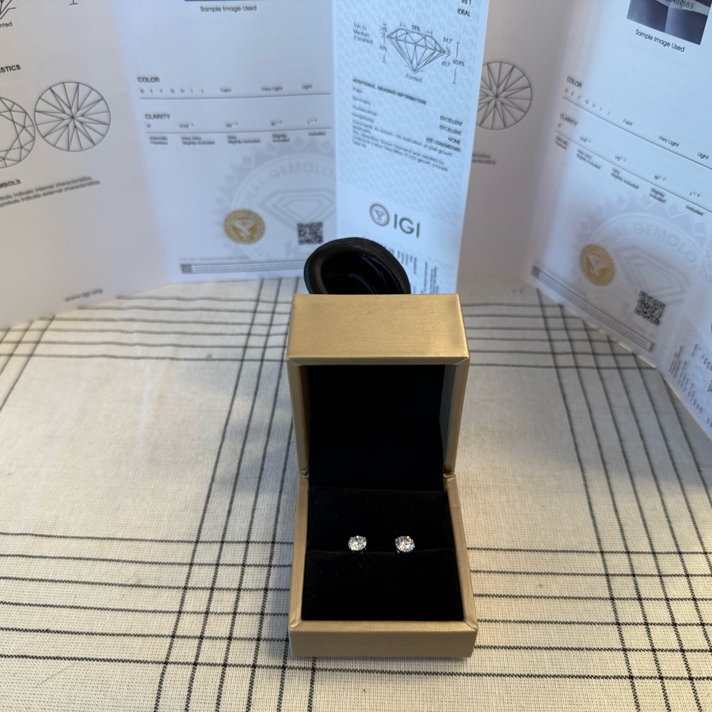 18K White Gold Diamond Stud Earrings (2 CTW)